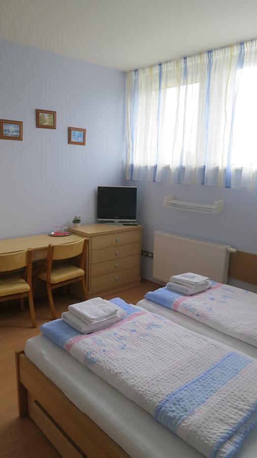 Penzion U Splavu Břeclav Eksteriør bilde